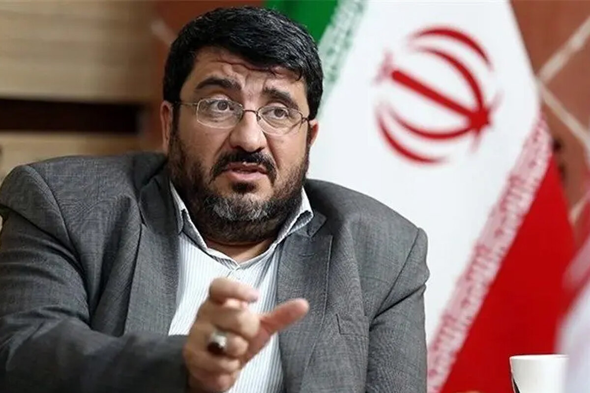 انتقاد فواد ایزدی از اینکه رسانه ها او را نزدیک به سعید جلیلی می خوانند؛ دوبار بیشتر جلیلی را ندیدم!