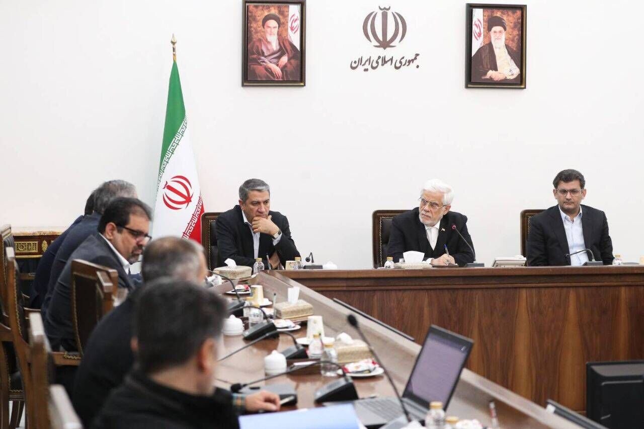 عارف: با توسعه تجارت انرژی، ایران به مرکز مبادلات منطقهای تبدیل خواهد شد عارف: با توسعه تجارت انرژی، ایران به مرکز مبادلات منطقهای تبدیل خواهد شد