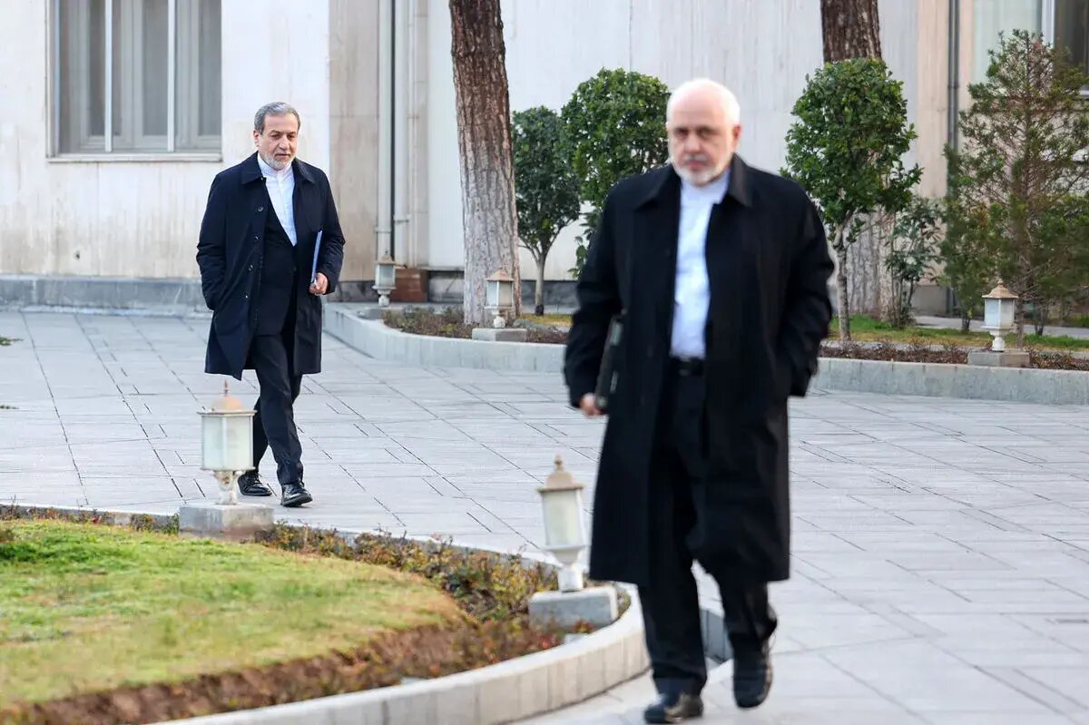 یک مقایسه ساده بین وزرای امور خارجه در جمهوری اسلامی؛ از ابراهیم یزدی با فارسی که لهجه انگلیسی و قزوینی داشت تا ظریف و عراقچی و دیس و دیس بک تحریمی!